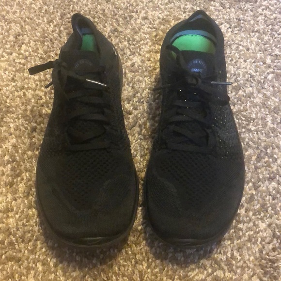 Nike running shoes - Picture 1 of 4